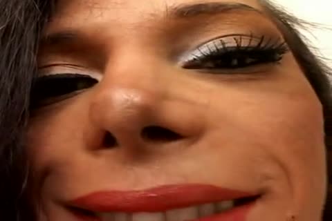 Italian t-girl Likes boning
