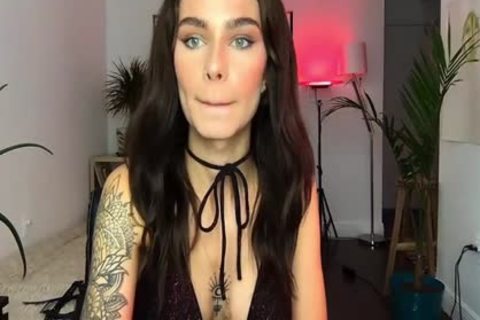 Super nice-looking & delicious Russian sheboy Beauty Shows Off Her attractive Body On cam