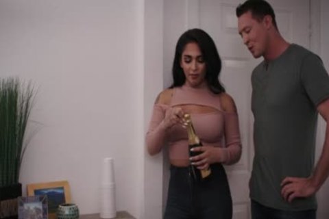 busty Tbabe Jane Marie Strokes Shecock whilst ass acquires poked