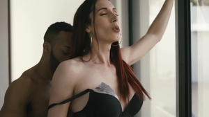 Transsensual.com - Melanie Brooks takes a huge dildo